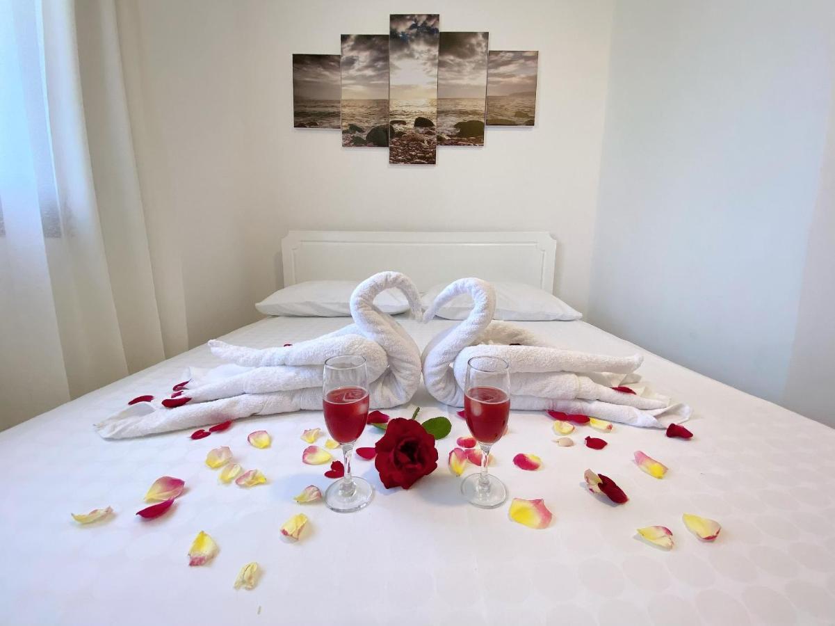 Hôtel Vila Arlind à Vlorë Extérieur photo