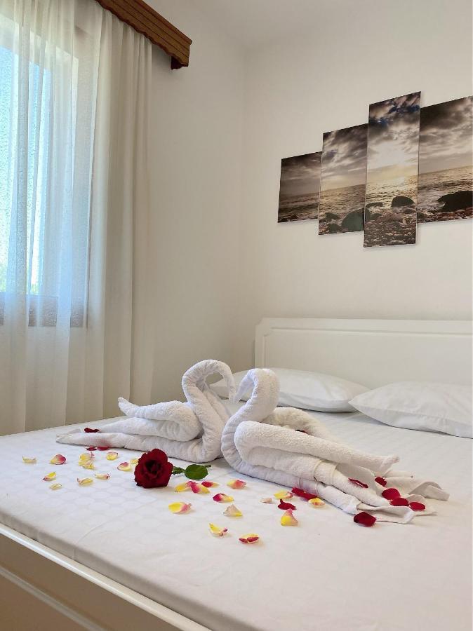 Hôtel Vila Arlind à Vlorë Extérieur photo