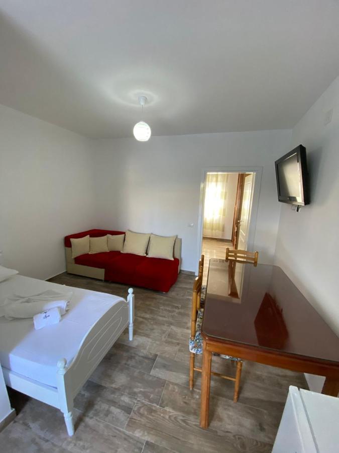 Hôtel Vila Arlind à Vlorë Extérieur photo