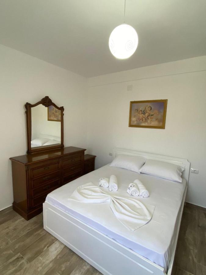 Hôtel Vila Arlind à Vlorë Extérieur photo