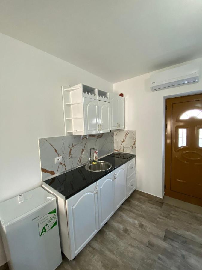 Hôtel Vila Arlind à Vlorë Extérieur photo