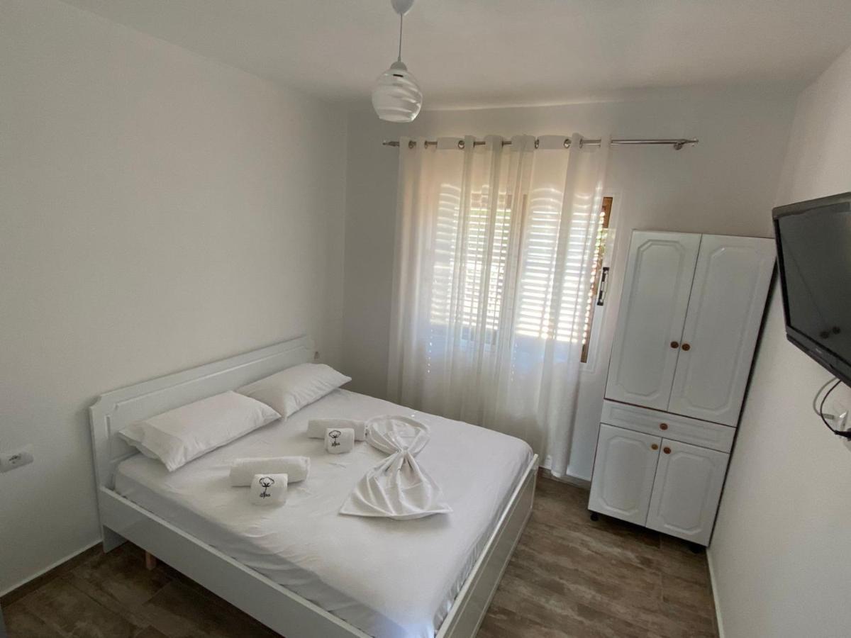 Hôtel Vila Arlind à Vlorë Extérieur photo