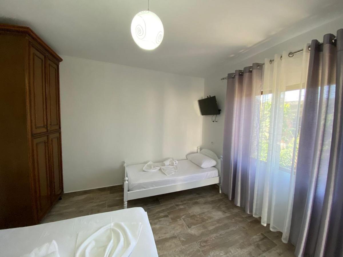 Hôtel Vila Arlind à Vlorë Extérieur photo